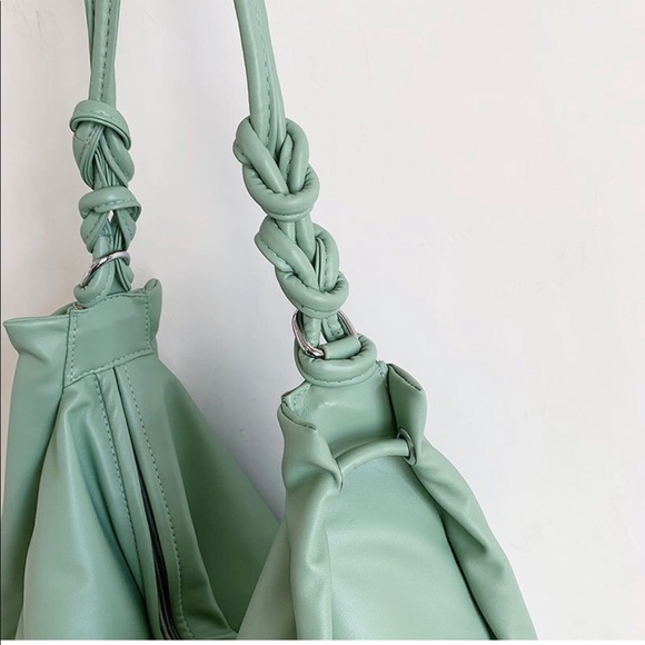 Casual Shoulder Large Capacity Hand Bag - Picture 7 of 8